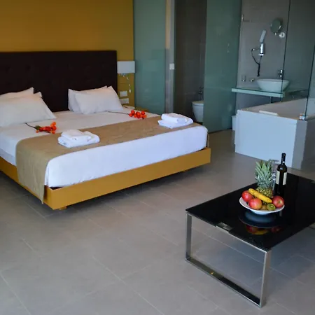 Atlantis Boutique Hotel 4*