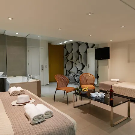 Atlantis Boutique Hotel 4*