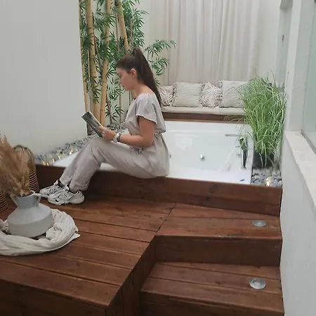 Atlantis Boutique 4*