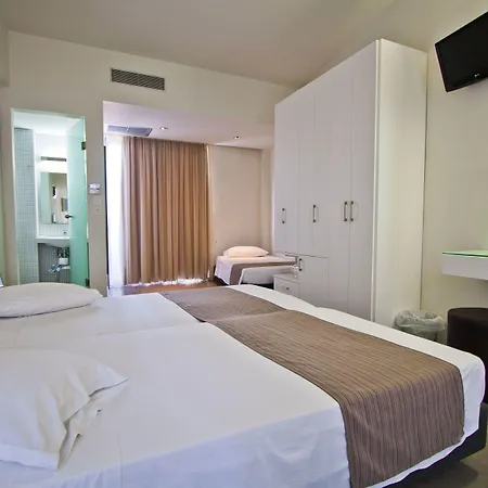 Atlantis Boutique Hotel 4*