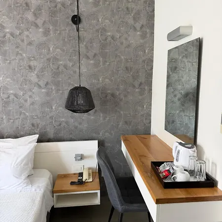 Atlantis Boutique Hotel 4*