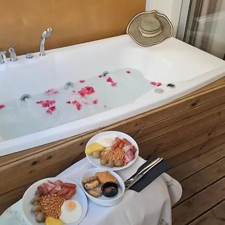 Atlantis Boutique 4*