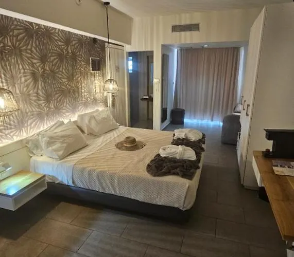 فندق Atlantis Boutique 4*