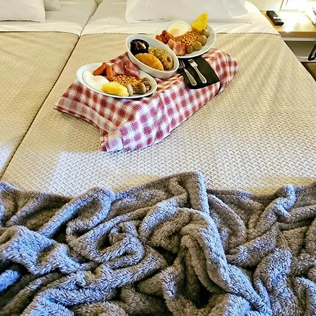 מלון Atlantis Boutique 4*