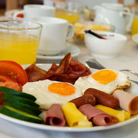 מלון Atlantis Boutique 4*