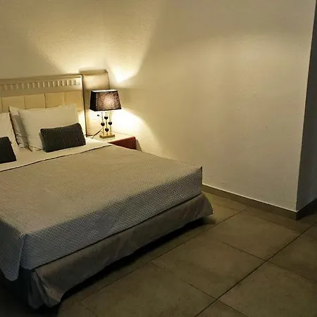 Atlantis Boutique Hotel 4*