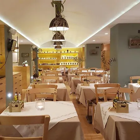 מלון Atlantis Boutique 4*